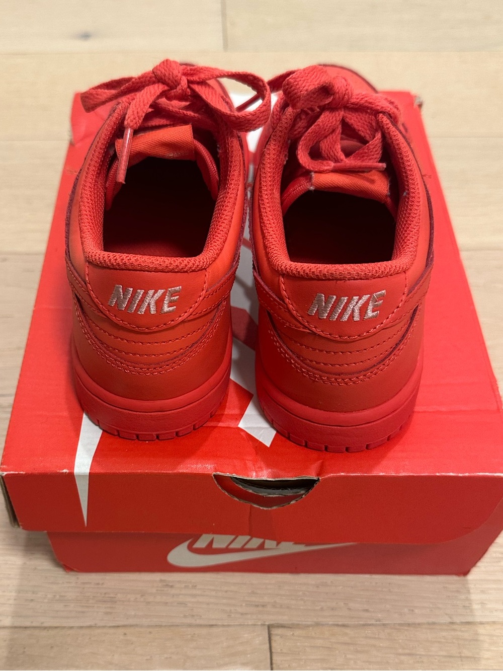 Nike Dunks Low - Picture 2 of 8